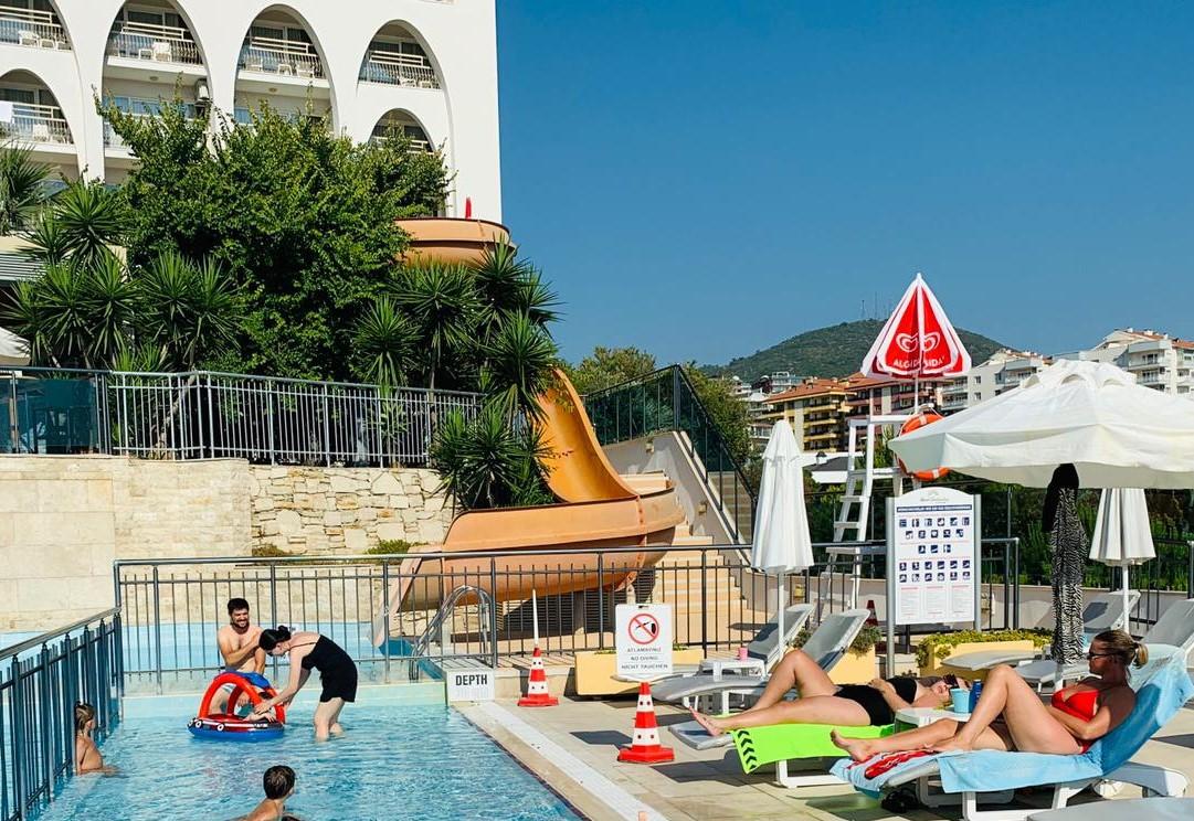 Goldenday Wings Hotel Kusadası Exteriör bild